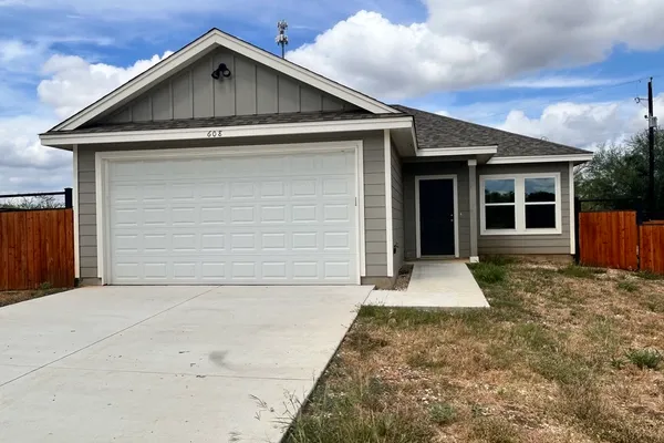 604 MUSTANG CIR