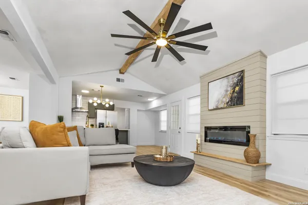 135 GRANADA DR