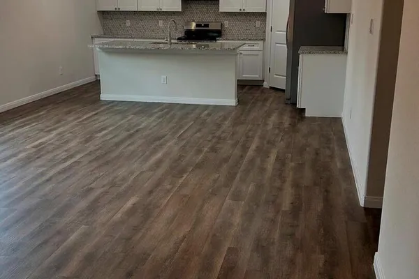 608 MUSTANG CIR