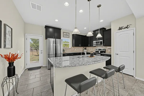 3711 MANOWAY BAY