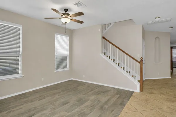 8743 DOVE OAK LN