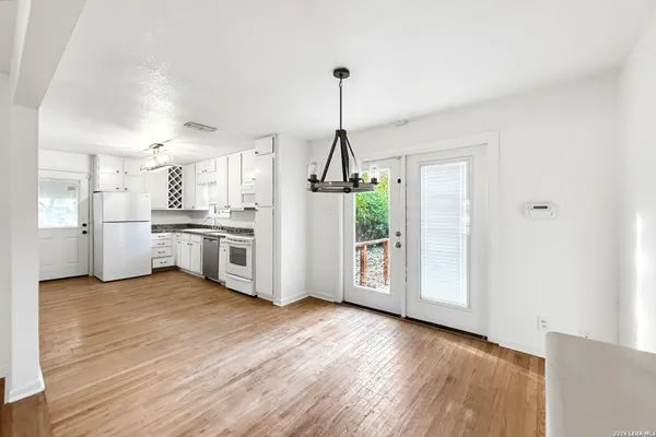 549 W MERRIWEATHER