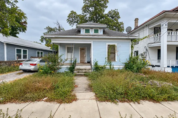 340 HALLIDAY AVE