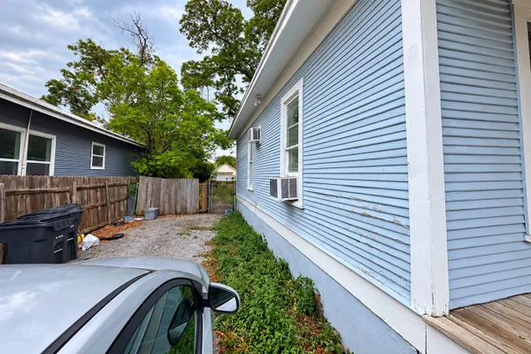 340 HALLIDAY AVE