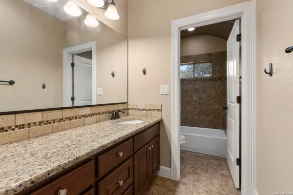 116 HIDDEN FOREST DR
