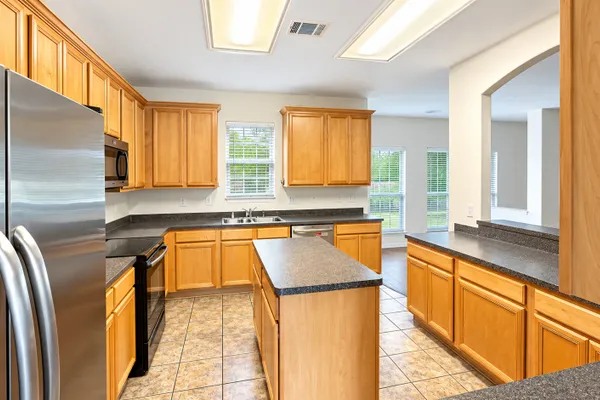 8711 SANDIA CIR
