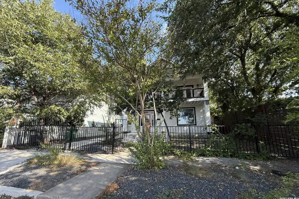 139 E HIGHLAND BLVD
