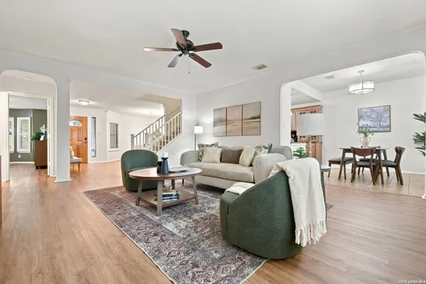 2310 CREEKSIDE BND
