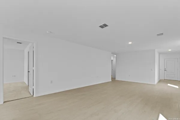 3930 HARRISBURG CV