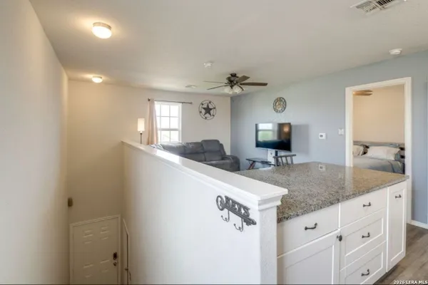 114 EXPEDITION WAY