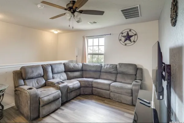 114 EXPEDITION WAY