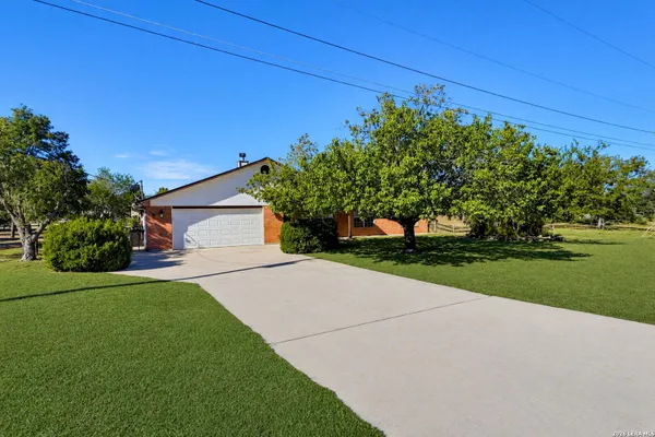 432 KNOLLWOOD CIR