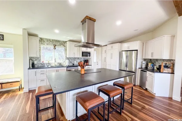 222 JOEL LN