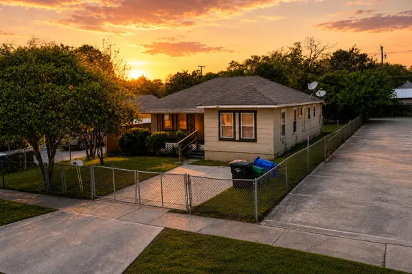 335 HERMITAGE CT