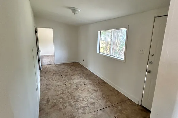 335 HERMITAGE CT