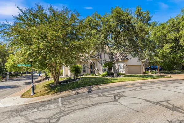 17311 FOUNTAIN BLUFF DR