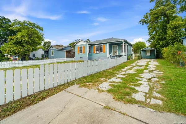 831 FAIR AVE