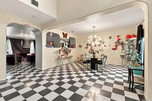 922 CLASSEN PASS