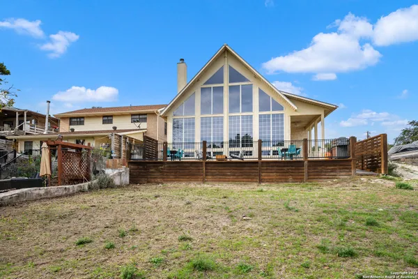 275 LOOKOUT DR