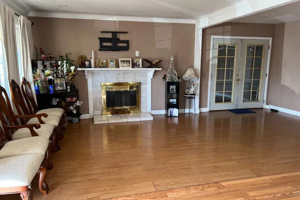 10 BRADFORD DR