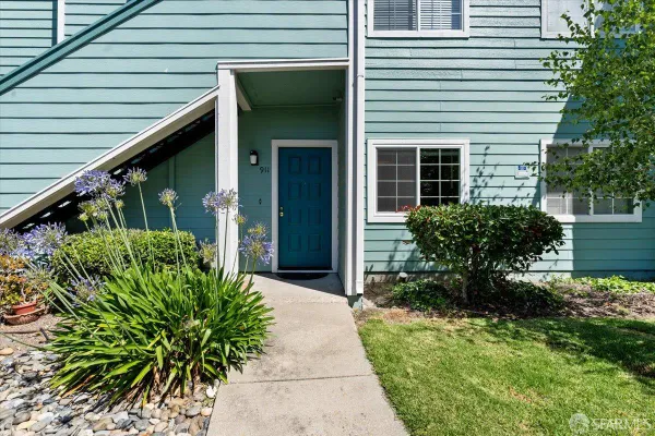 911 WATERFORD PL