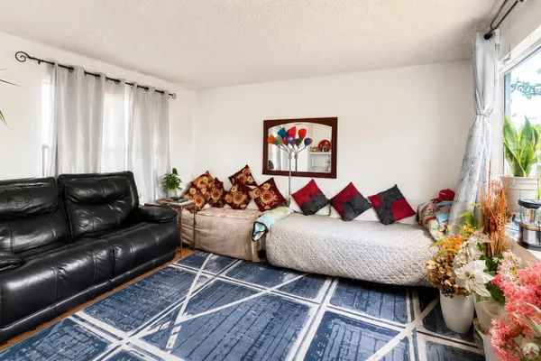 112 WESTGATE CIR