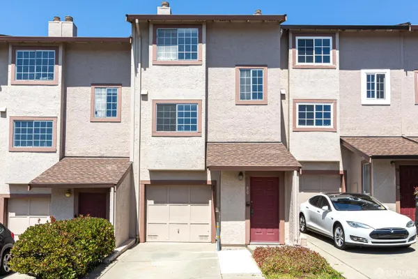 80 SILVERVIEW DR