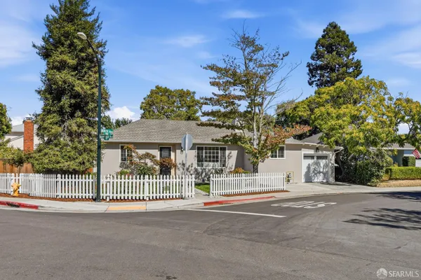 1103 BIRCH AVE