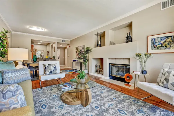 214 SWALLOWTAIL CT