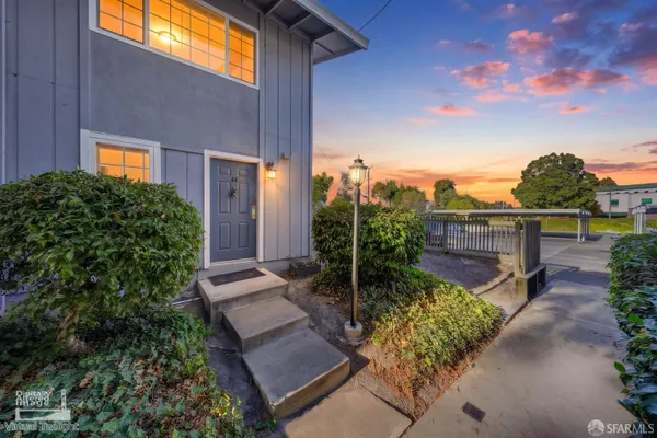 7319 STARWARD DR 44