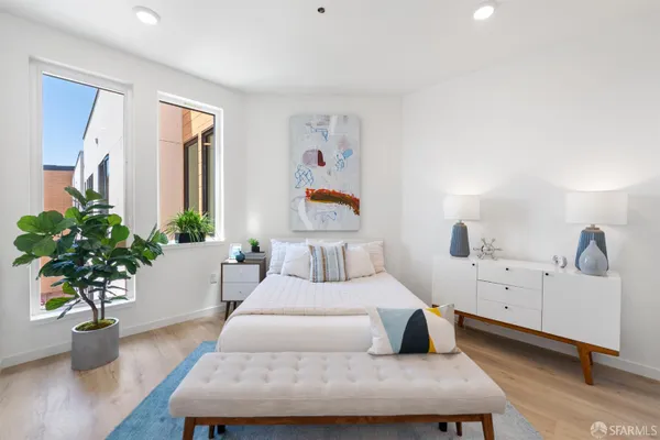 52 KIRKWOOD AVE 319