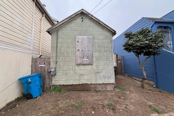 1279 GILMAN AVE