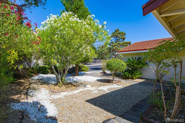 915 SEASCAPE CIR