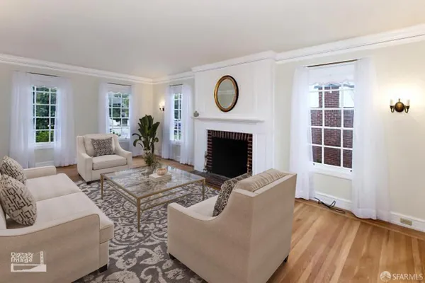 20 SAN LORENZO WAY