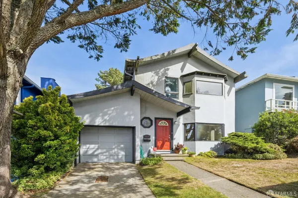 371 INVERNESS DR