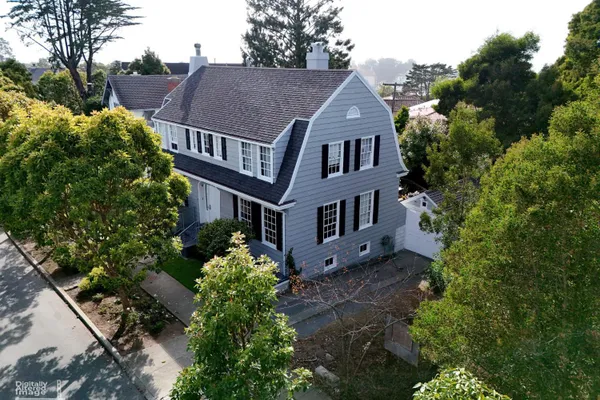 20 SAN LORENZO WAY