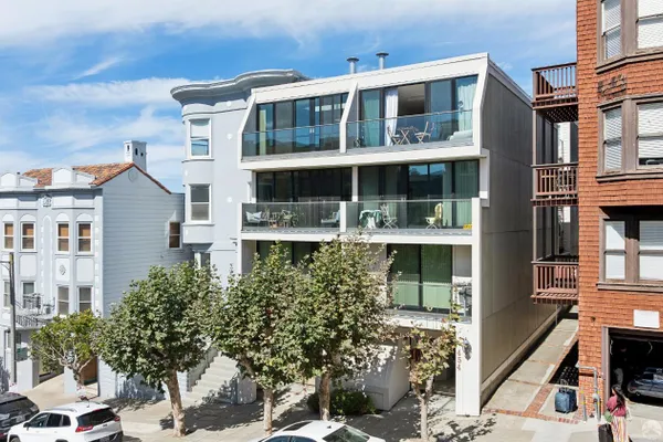 454 LOMBARD ST 9