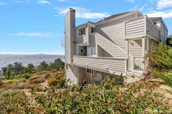 571 POINTE PACIFIC 1
