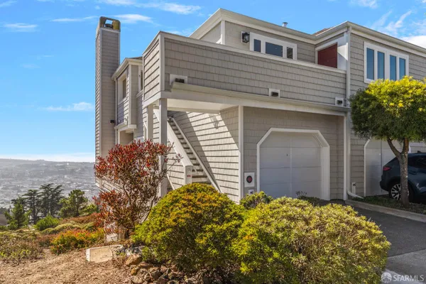 571 POINTE PACIFIC 1