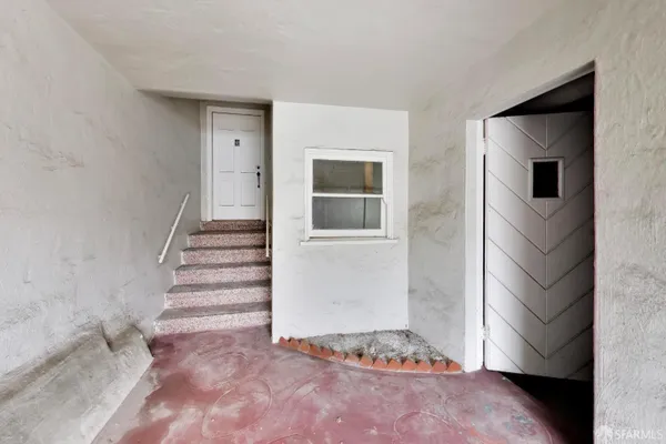 718 46TH AVE