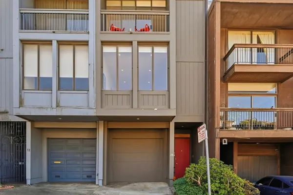 10 TOPAZ WAY