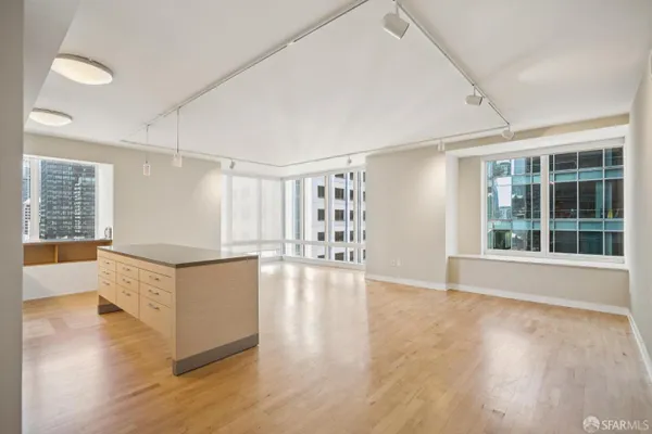 301 MISSION ST 16A
