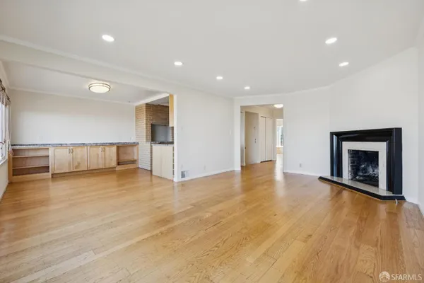 2025 14TH AVE