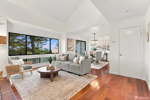 352 INNISFREE DR 58