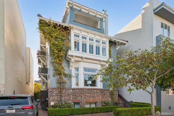 115 PALM AVE
