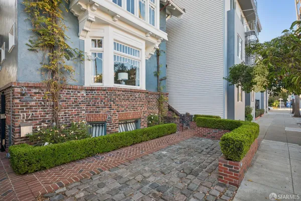 115 PALM AVE