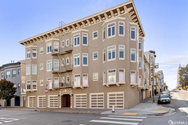 17 ASHBURY ST 3