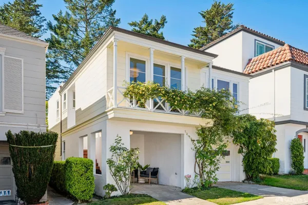 57 ROCKWOOD CT