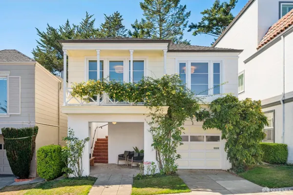 57 ROCKWOOD CT