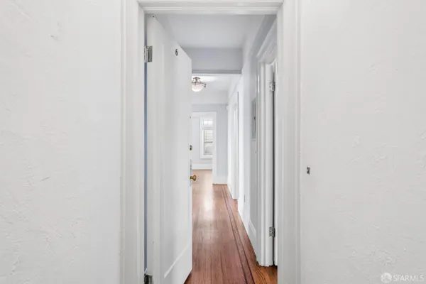 8 JORDAN AVE 6